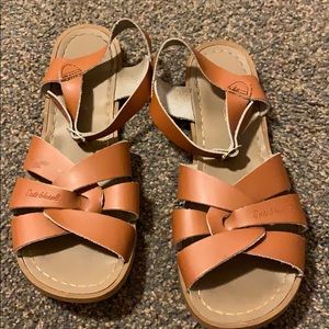 Women’s Salt Water Sandals Size 9